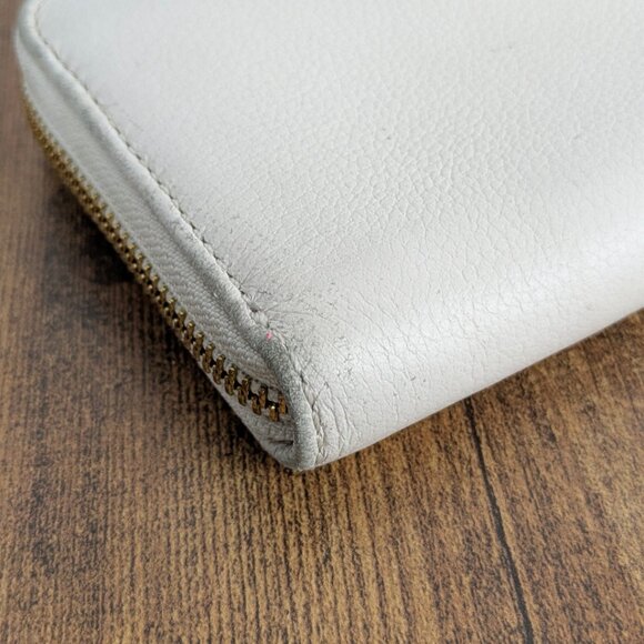 Michael Kors Ivory Zip Wallet – Pebbled Leather – Gold Logo Plate - Picture 8 of 10